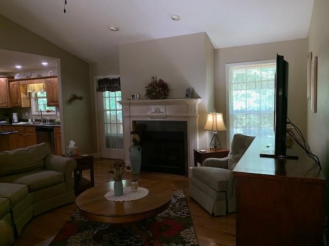 143 Highgate Dr, Crossville, TN 38558