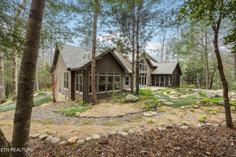 143 Indian Creek Tr, Townsend, TN 37882