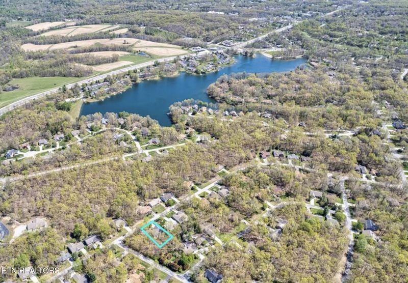143 Lakeside Dr, Fairfield Glade, TN 38558