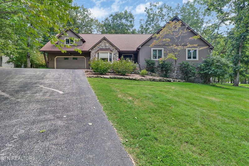 143 Lisa Ln, Crossville, TN 38558