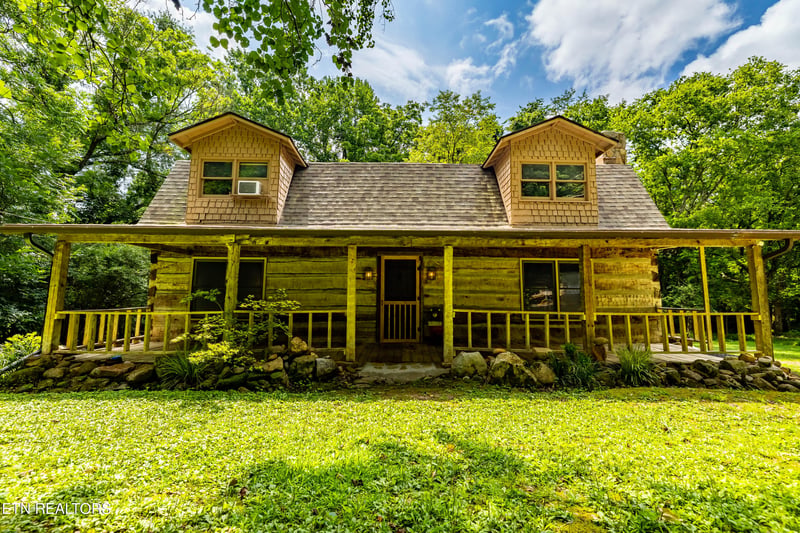 143 Old West Millers Cove Rd, Walland, TN 37886