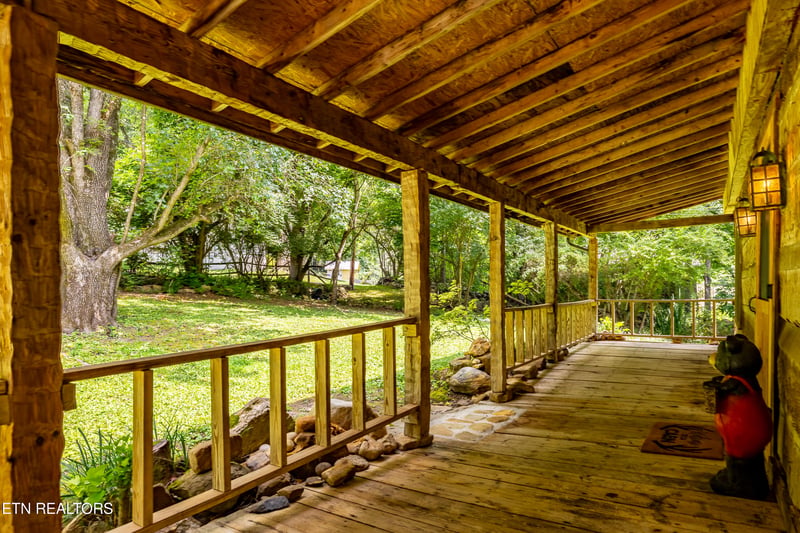 143 Old West Millers Cove Rd, Walland, TN 37886