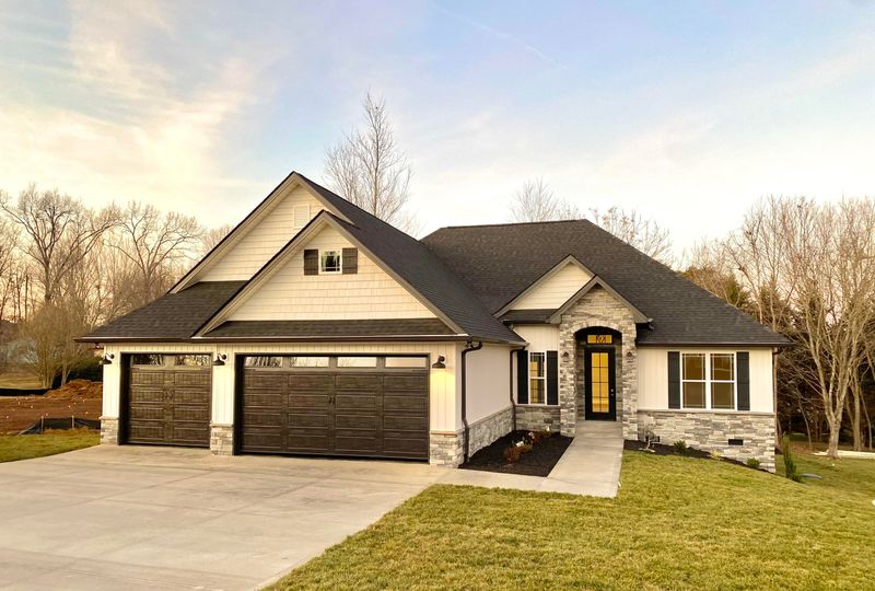 143 Oohleeno Way, Loudon, TN 37774