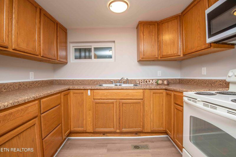143 Shubert St, Kingston, TN 37763