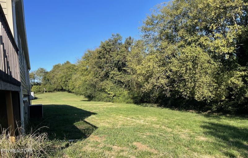 143 Twelve Oaks Dr, Madisonville, TN 37354