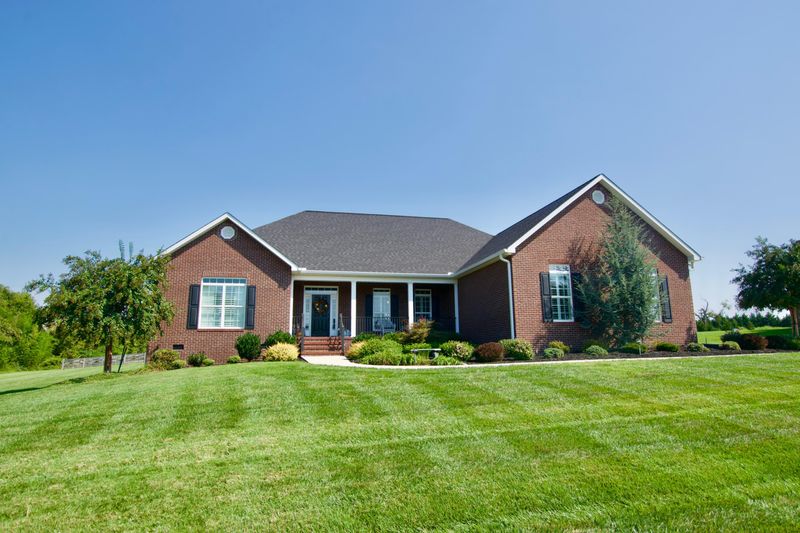 1430 Aberdeen Dr, Alcoa, TN 37701