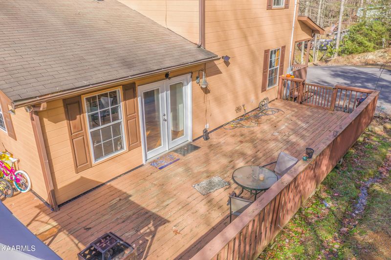 1430 Alpine Dr, Sevierville, TN 37876