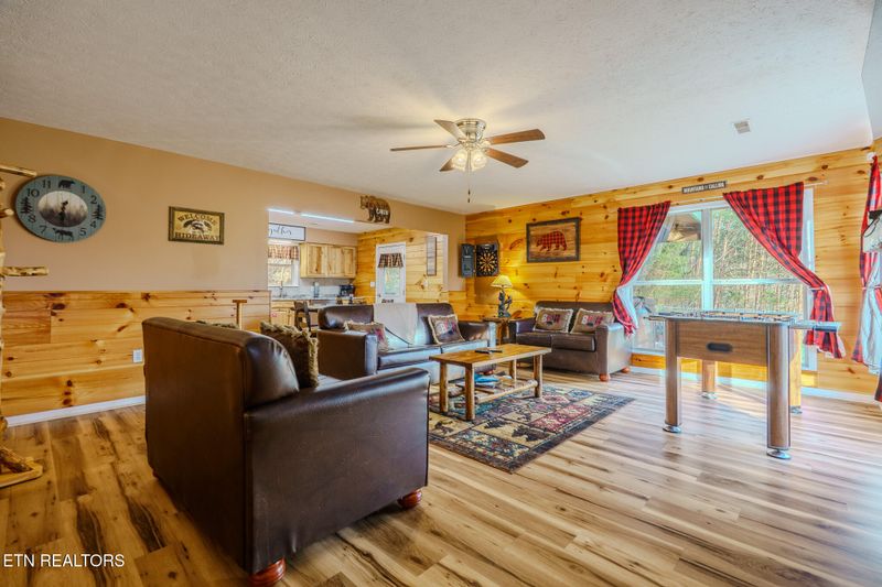 1430 Am King Way, Sevierville, TN 37876