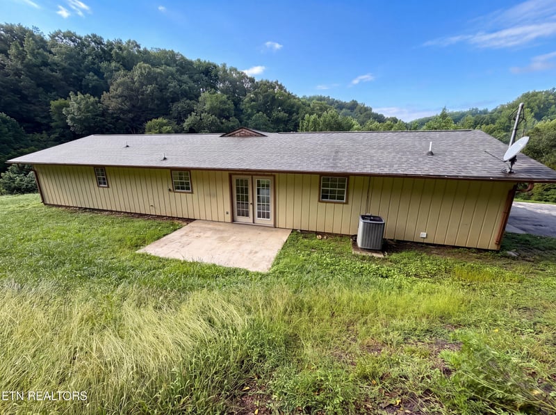 1430 Hawk Ln, Seymour, TN 37865