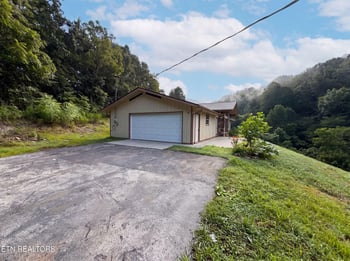 1430 Hawk Ln, Seymour, TN 37865