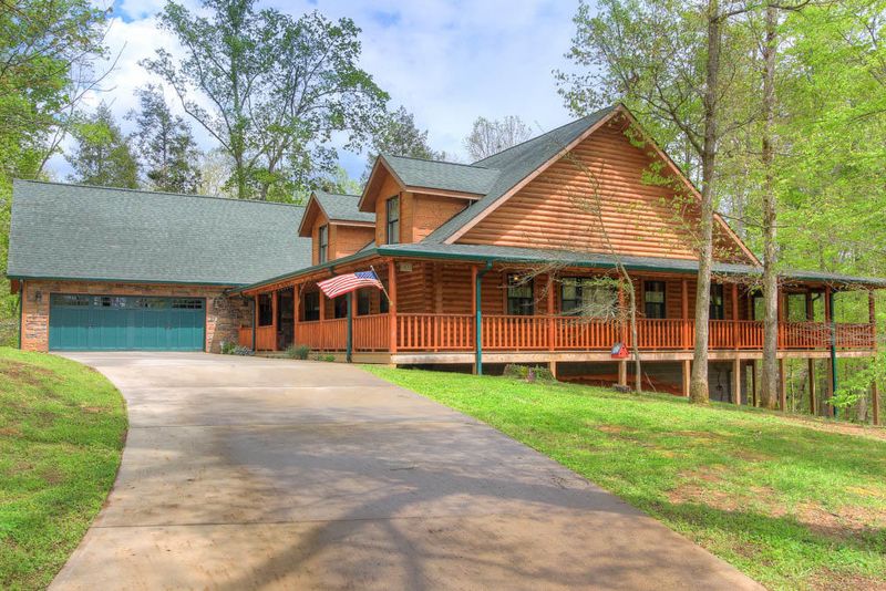 1432 Chickadee Cir, Maryville, TN 37801