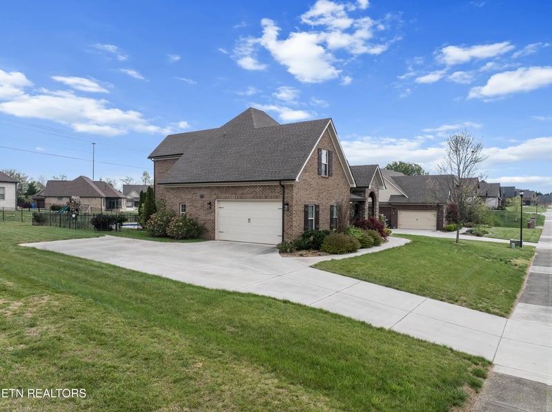 1432 Edenbridge Dr, Alcoa, TN 37701