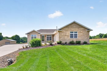 1432 Sawmill Rd, Crossville, TN 38555