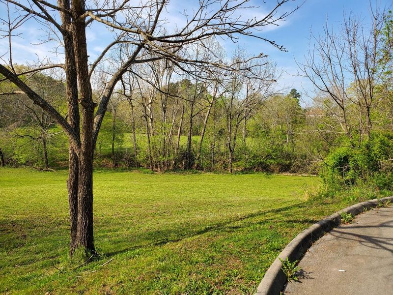 1433 Chickadee Cir, Maryville, TN 37801