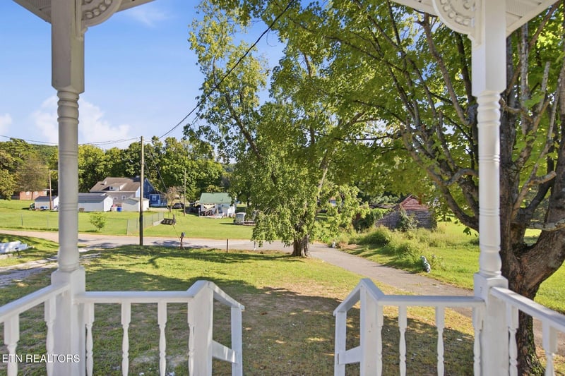 1433 Dogwood St, Morristown, TN 37814