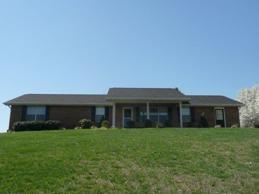 1433 Double D Dr, Sevierville, TN 37876