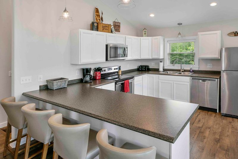 1435 E Norris Point Rd, Lafollette, TN 37766