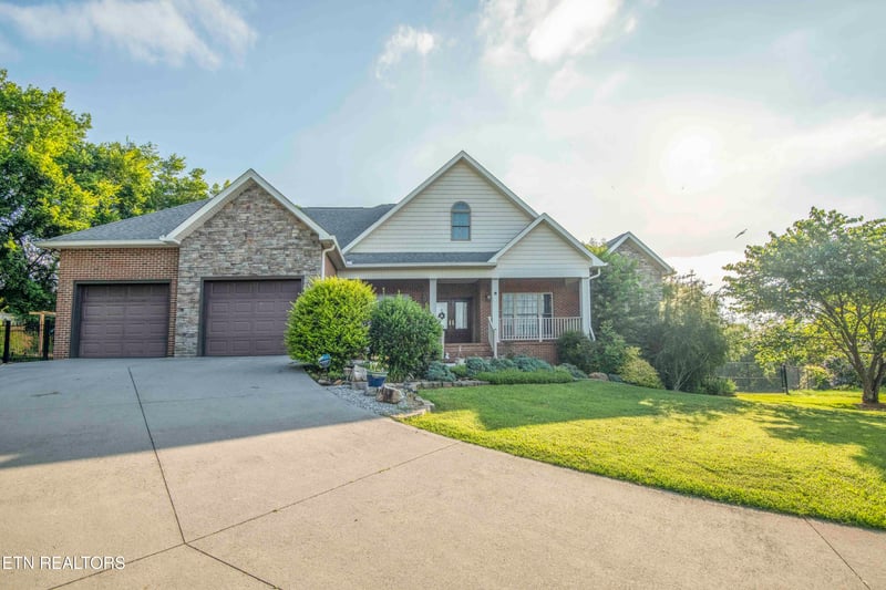 1435 Instrumental Ave, Sevierville, TN 37876