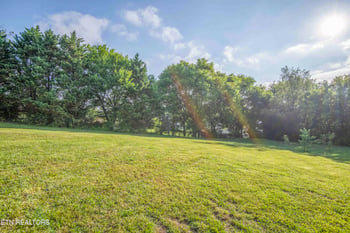 1435 Instrumental Ave, Sevierville, TN 37876