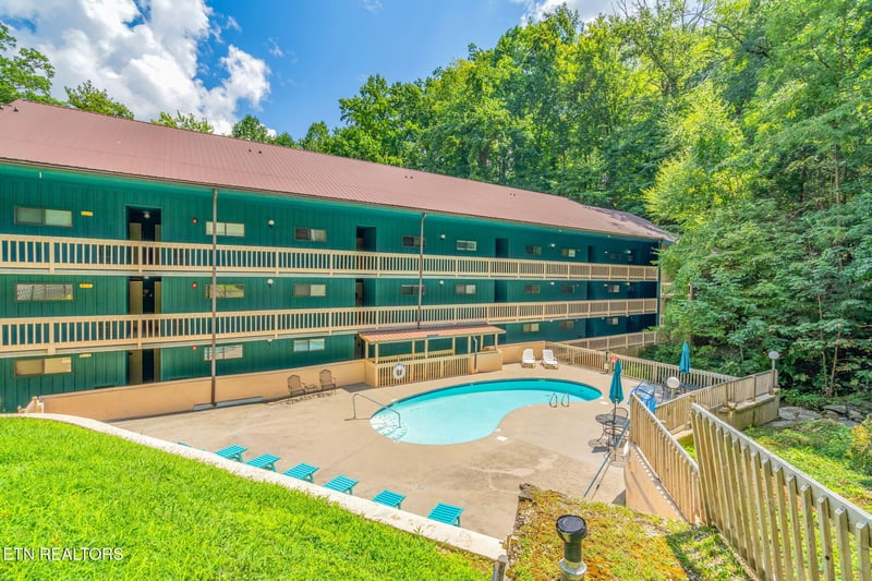 1435 Wiley Oakley Dr #176, Gatlinburg, TN 37738
