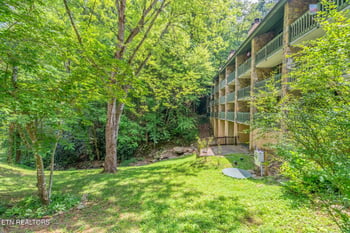 1435 Wiley Oakley Dr #176, Gatlinburg, TN 37738