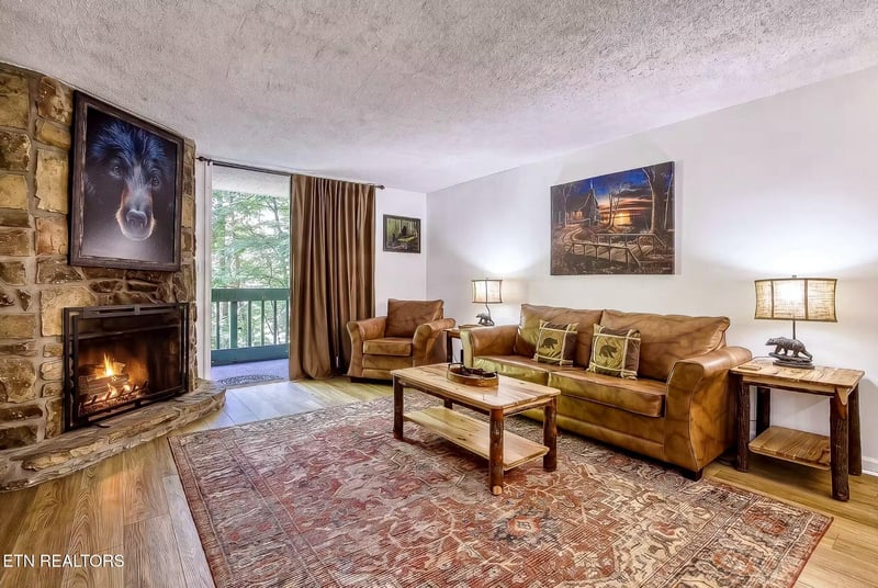 1435 Wiley Oakley Dr #APT 155, Gatlinburg, TN 37738