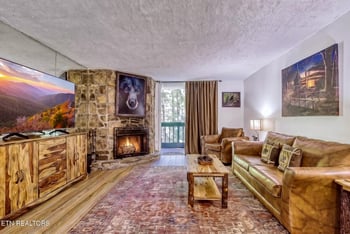 1435 Wiley Oakley Dr #APT 155, Gatlinburg, TN 37738