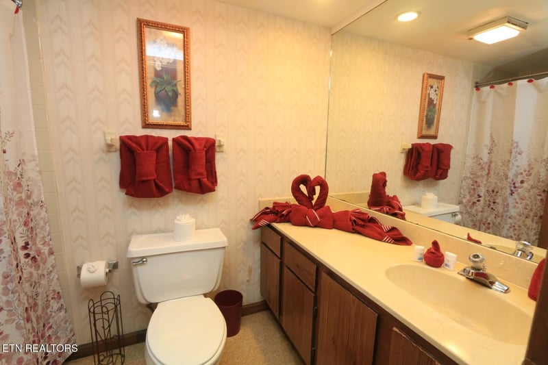 1435 Wiley Oakley Dr #APT 158, Gatlinburg, TN 37738