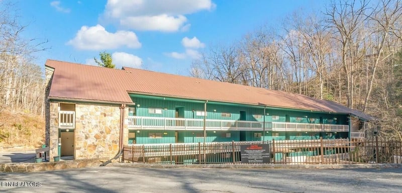 1435 Wiley Oakley Dr #APT 177, Gatlinburg, TN 37738