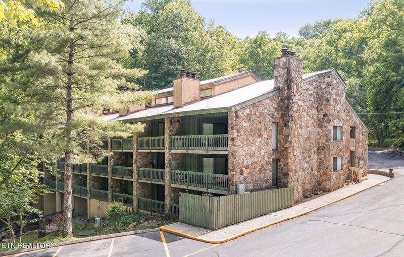 1435 Wiley Oakley Dr #APT 177, Gatlinburg, TN 37738