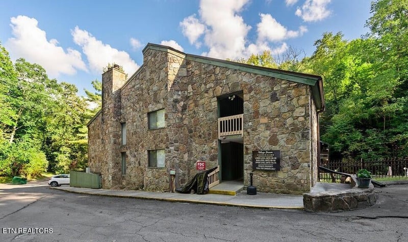 1435 Wiley Oakley Dr #APT 177, Gatlinburg, TN 37738