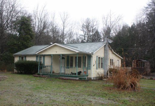 1436 Coal Hill Rd, Harriman, TN 37748
