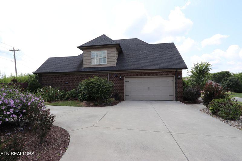 1436 Edenbridge Dr, Alcoa, TN 37701