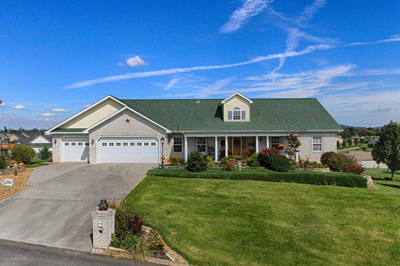 1436 Korey Blvd, Sevierville, TN 37876