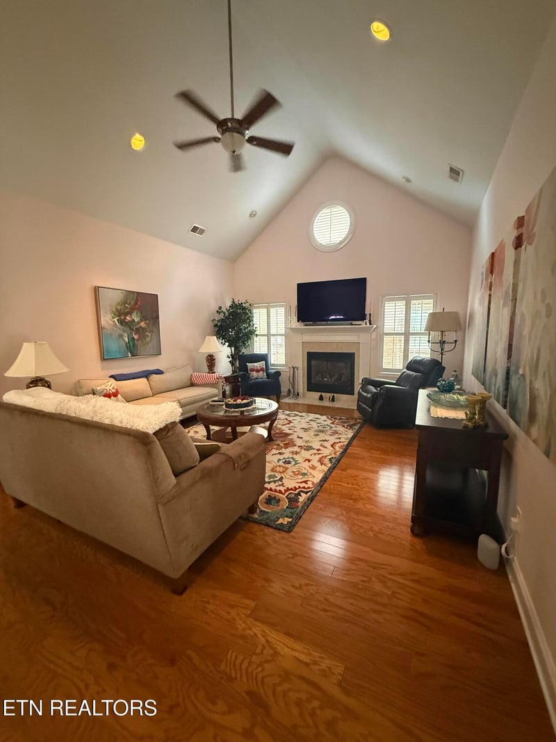 1438 Cottage Glen Ln, Maryville, TN 37801