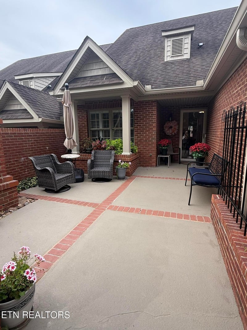 1438 Cottage Glen Ln, Maryville, TN 37801
