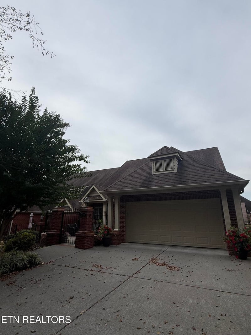 1438 Cottage Glen Ln, Maryville, TN 37801