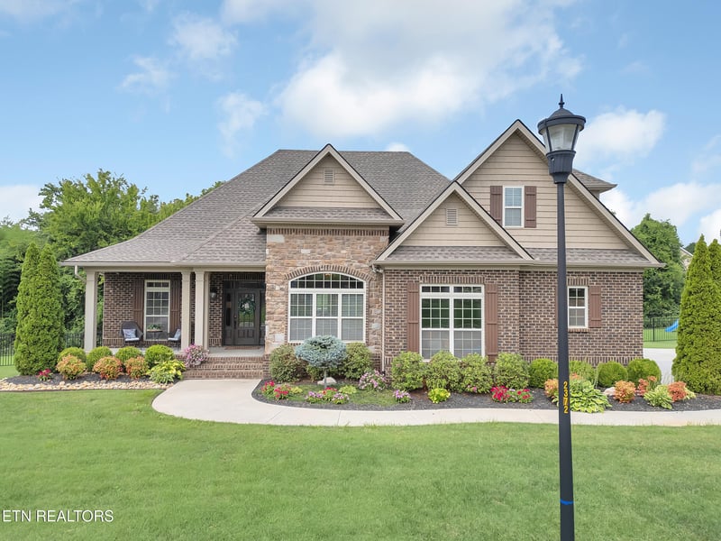 1439 Edenbridge Dr, Alcoa, TN 37701