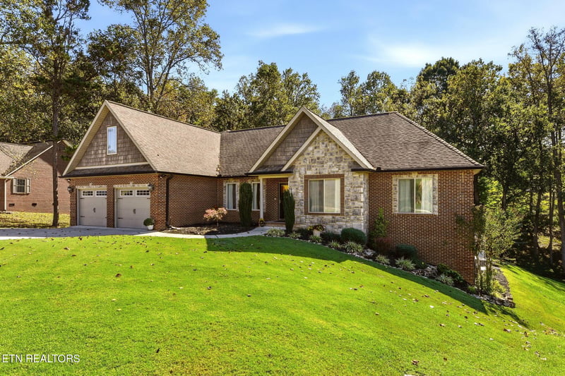 144 Apple Tree Dr, Clinton, TN 37716