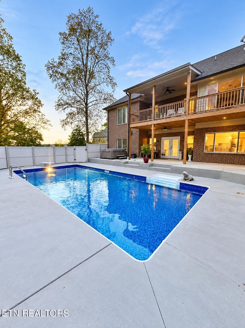 144 Apple Tree Dr, Clinton, TN 37716