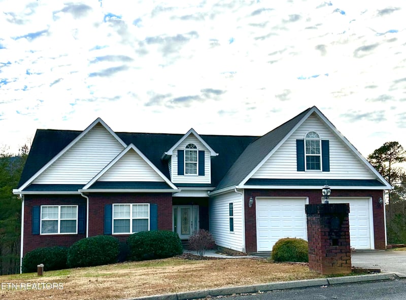 144 Burning Oaks Dr, Sevierville, TN 37876