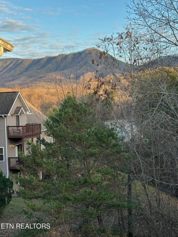 144 Burning Oaks Dr, Sevierville, TN 37876