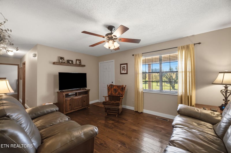 144 Cherokee Cir, Madisonville, TN 37354