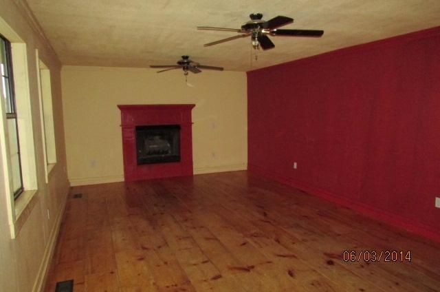 144 Indian Creek Rd, Jacksboro, TN 37757