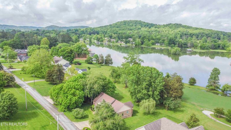144 Lakeside Dr, Kingston, TN 37763