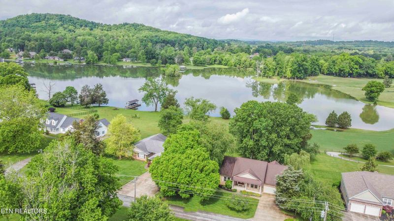 144 Lakeside Dr, Kingston, TN 37763