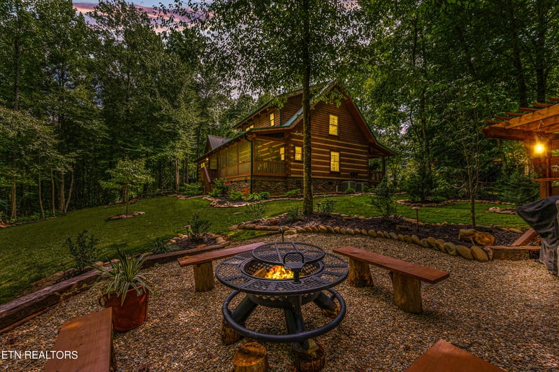 144 Lakeside, Townsend, TN 37882