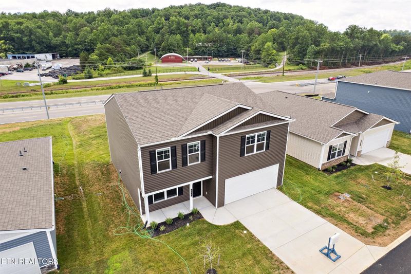 144 N Blissful Meadows Dr, Harriman, TN 37748