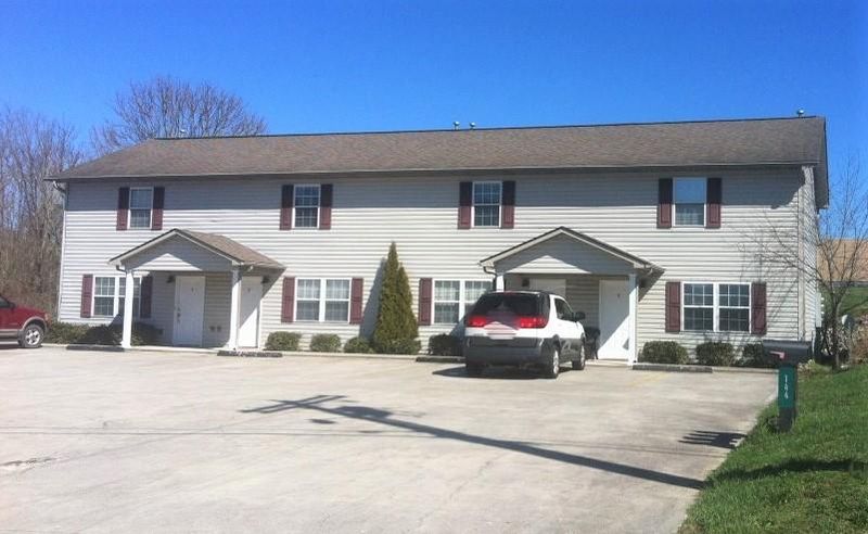 144 Perkins Ln, Jacksboro, TN 37757