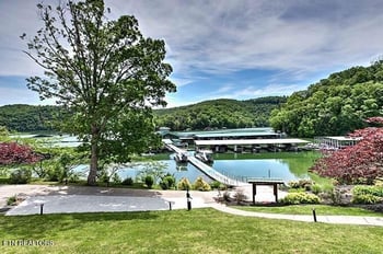 144 Poplar Creek Ct, Caryville, TN 37714